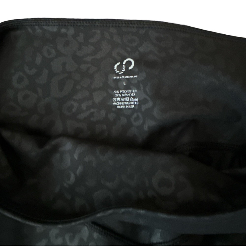 EUC Curves N Combatboots Black Monochromatic Animal Print Leggings size Large - Picture 4 of 4